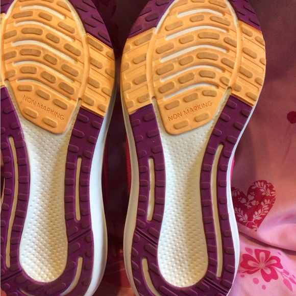 Big kid Adidas worn once - Picture 4 of 4